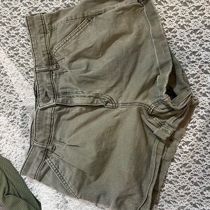 Express women’s Cargo Shorts in Olive